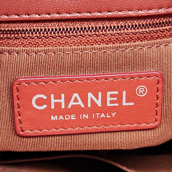 Chanel Urban Delight Quilted Leather Chain Tote in Red - Picture 8 of 11